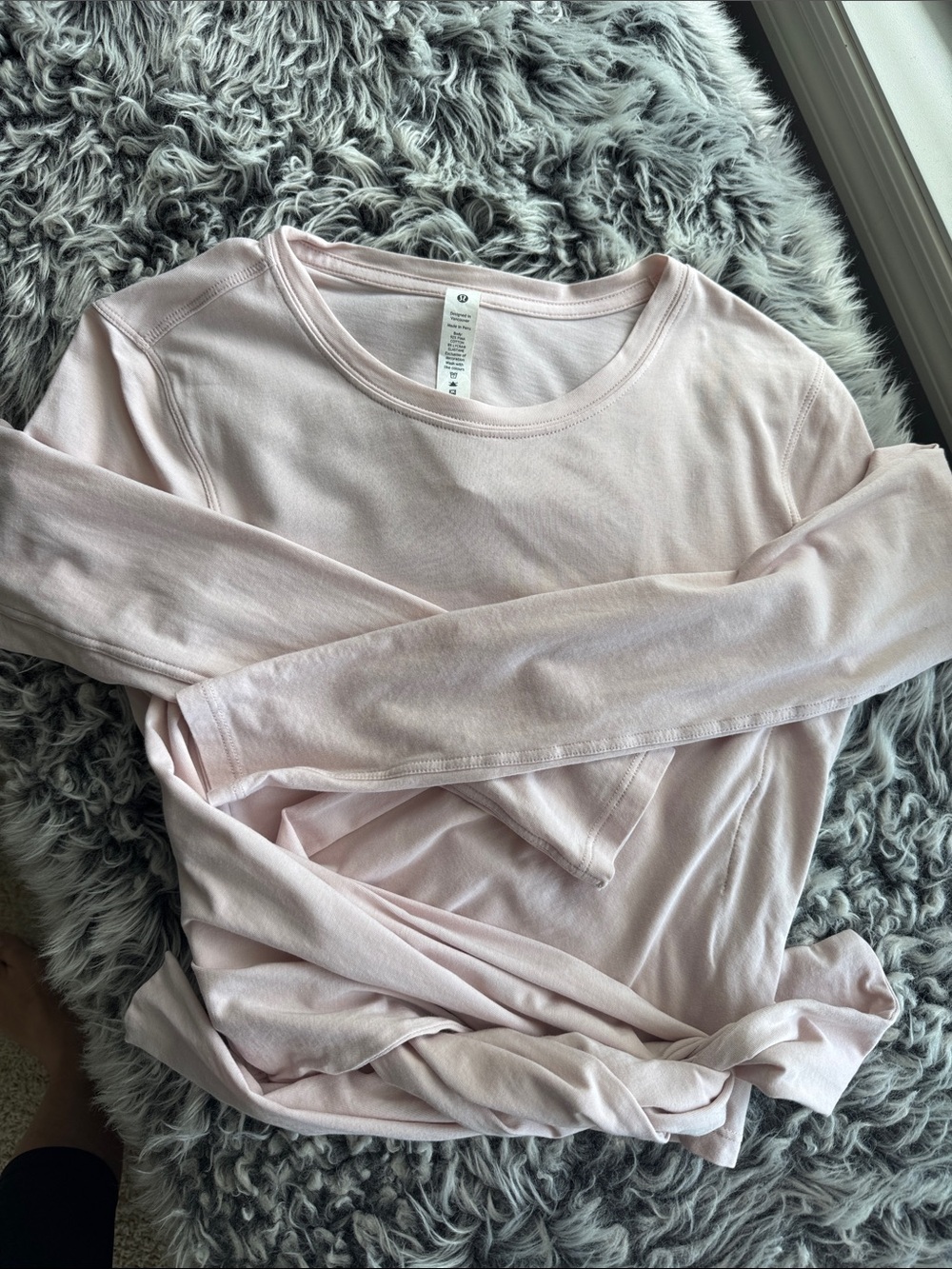 lululemon athletica Lightweight Long-Sleeve Crew in Light Pink